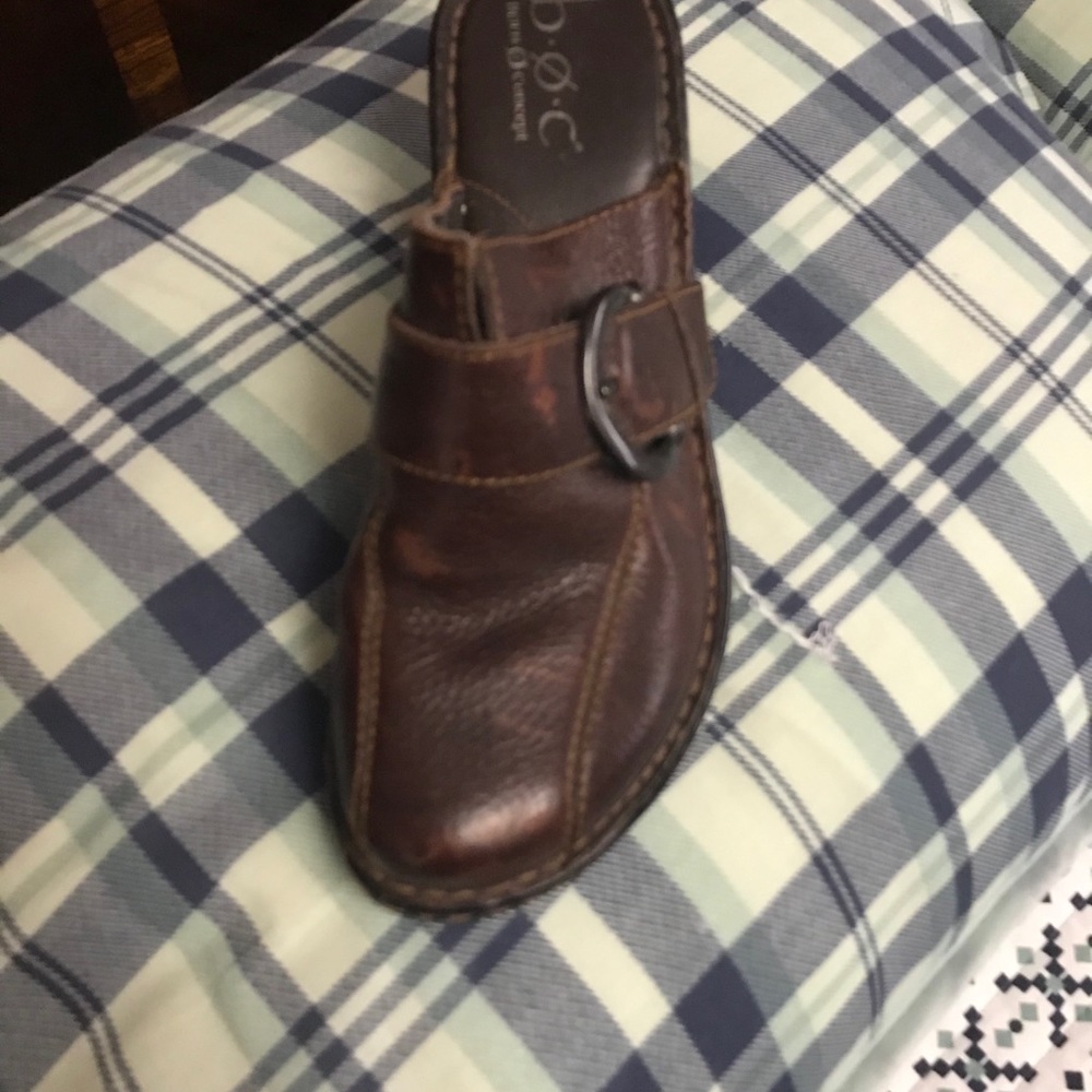 Shoes - Picture 2 of 3